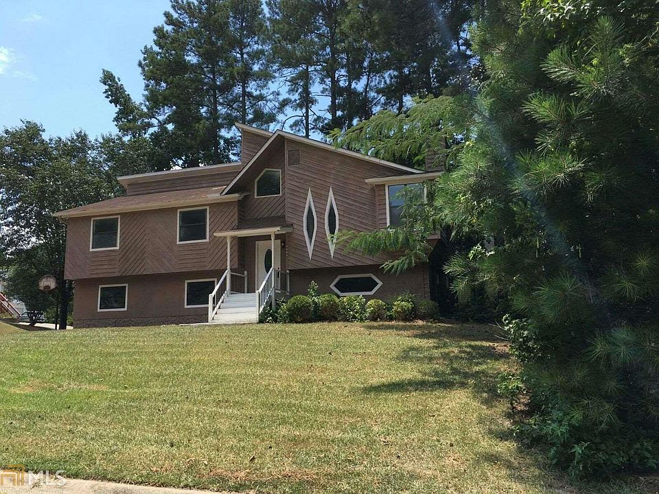 1st image of 3065 Revere Cir
