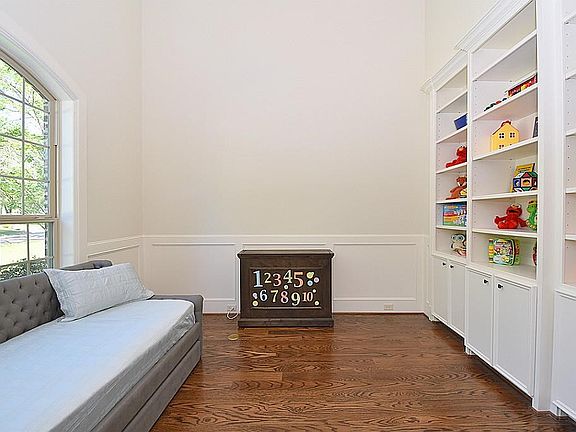 Entry study with built in book shelves.