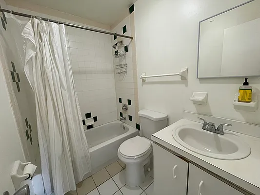Rented by Realty Collective | media 10