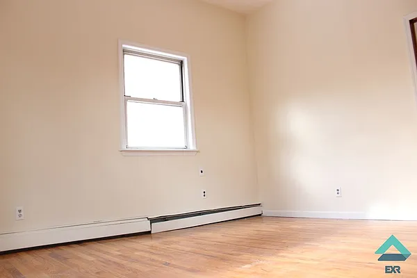 Rented by EXR | media 13