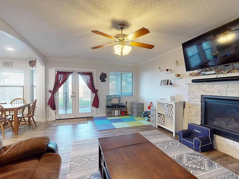 3249 Emerald Point Dr — Photo 13