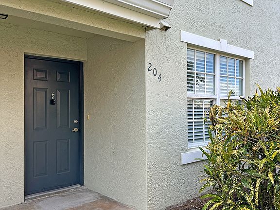 2nd image of 160 SW Peacock Blvd APT 204