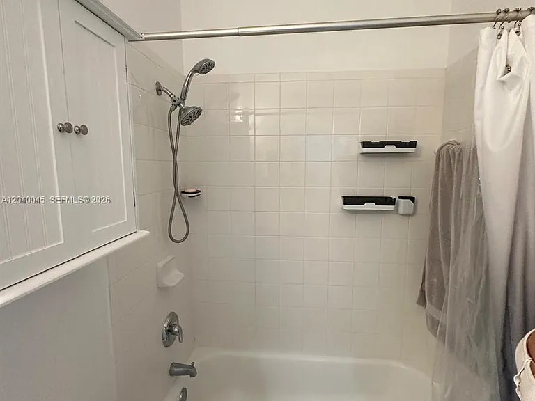 4273 NE 10th Ct #4273 — Photo 7