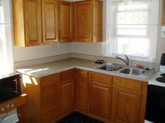 5th image of 4219 Woodcliffe Ave