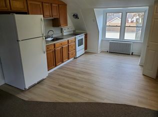 650 E Broad St #4, Quakertown, PA 18951