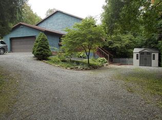 693 Bunner Ridge Rd, Fairmont, WV 26554