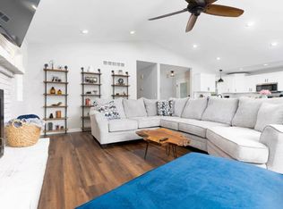 7802 Rollingwood West Dr, Columbia, MO 65202