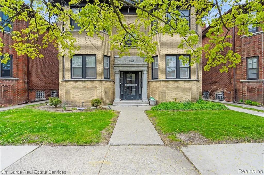 Building Photo - 981 Beaconsfield Ave #2N