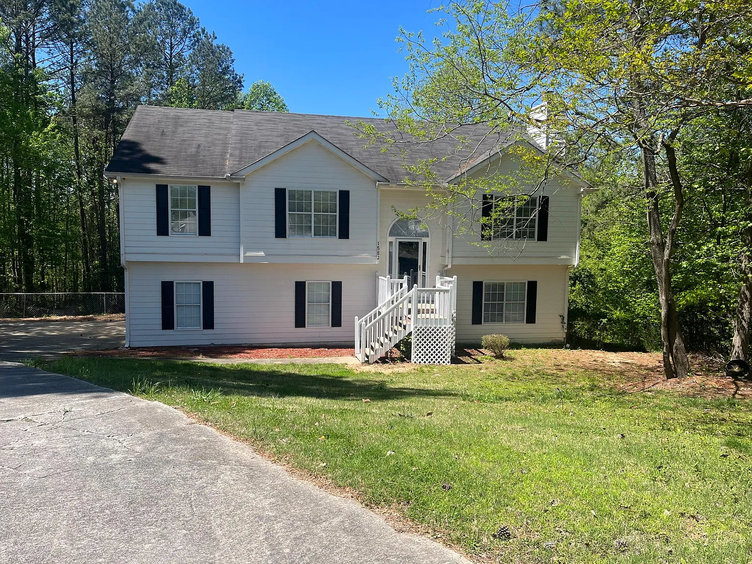 1582 Wynfield Dr — Photo 1
