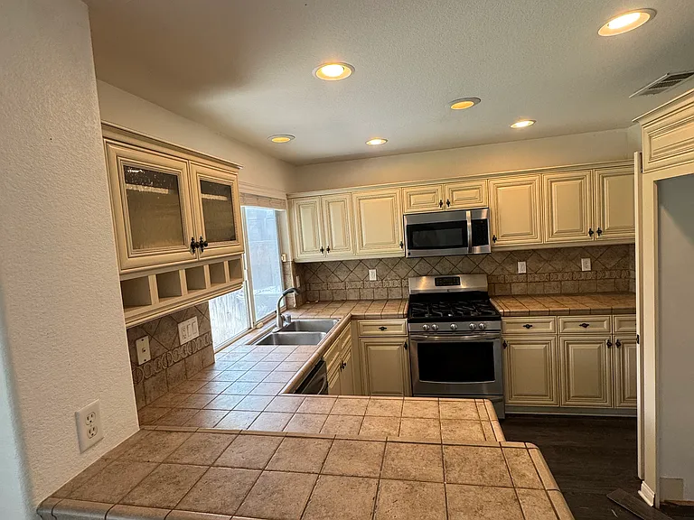 40586 Heyerdahl Ave — Photo 4