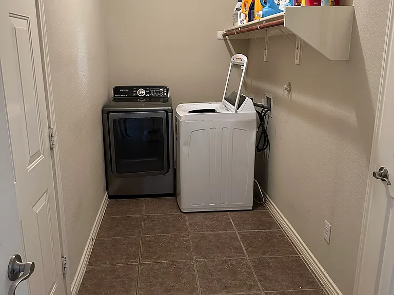 5880 Lorenzo Dr — Photo 21