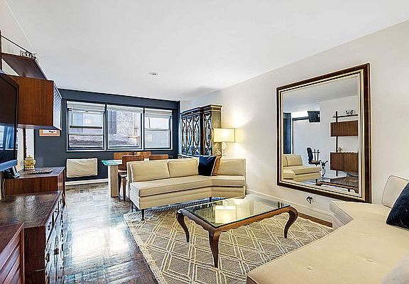3rd image of 404 E 66th St APT 4C
