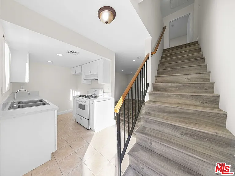 14112 Delano St #2 — Photo 2