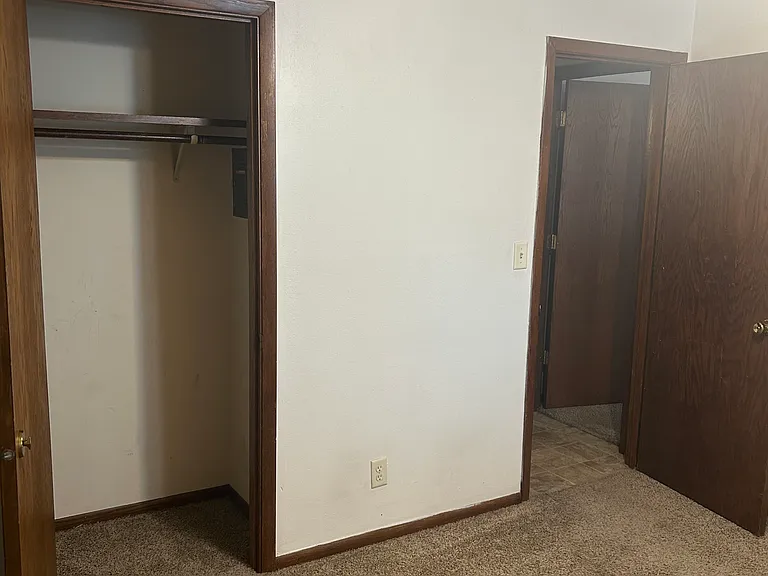 224227 Lakeshore Dr — Photo 9