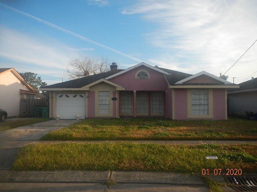 1st image of 33 Honeysuckle Ln