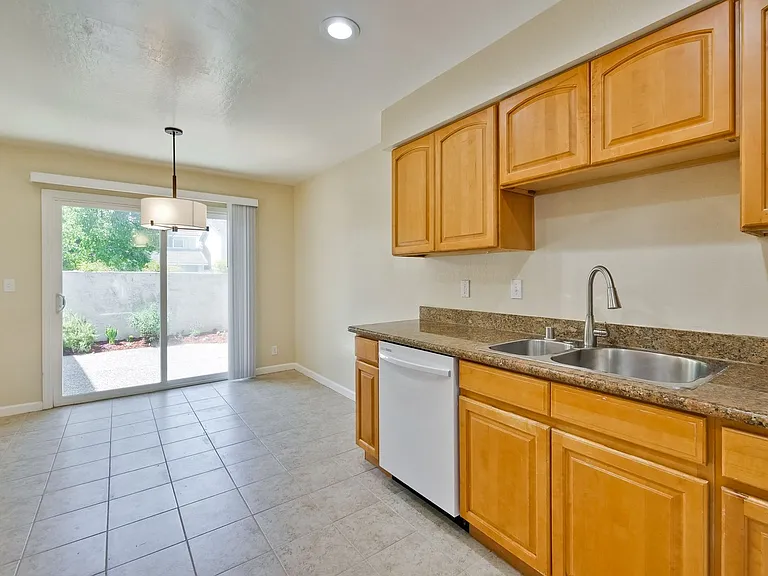 1521 Willowhaven Ct — Photo 6