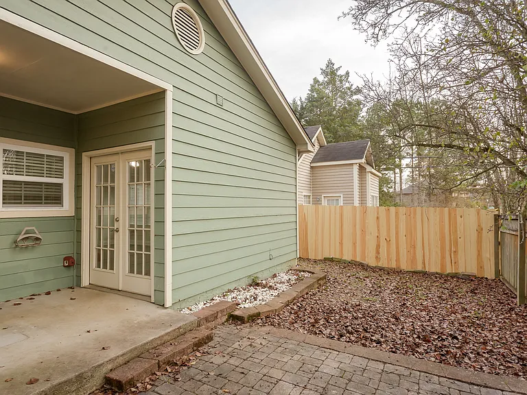 116 Bridletrace Ln — Photo 24