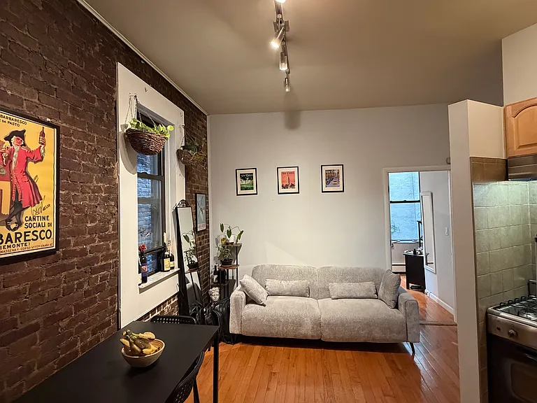 456 W 57th St #4C — Photo 1
