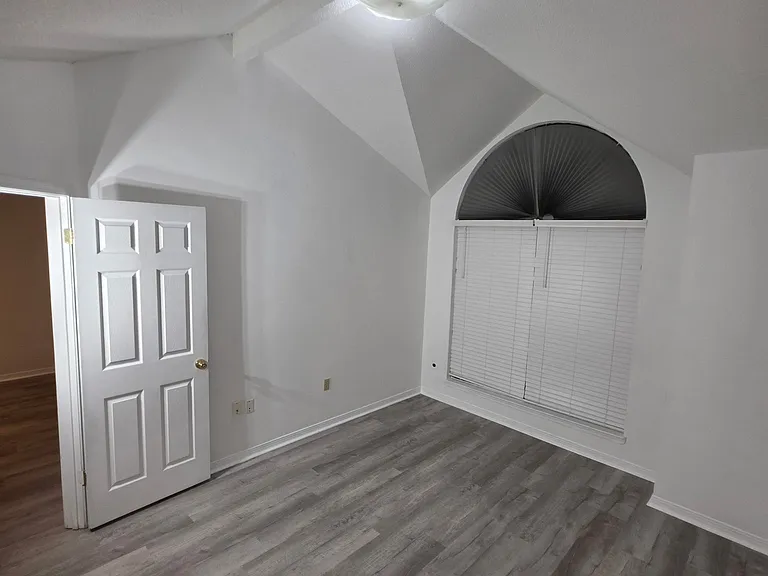 8 Viking Dr NW #C — Photo 24