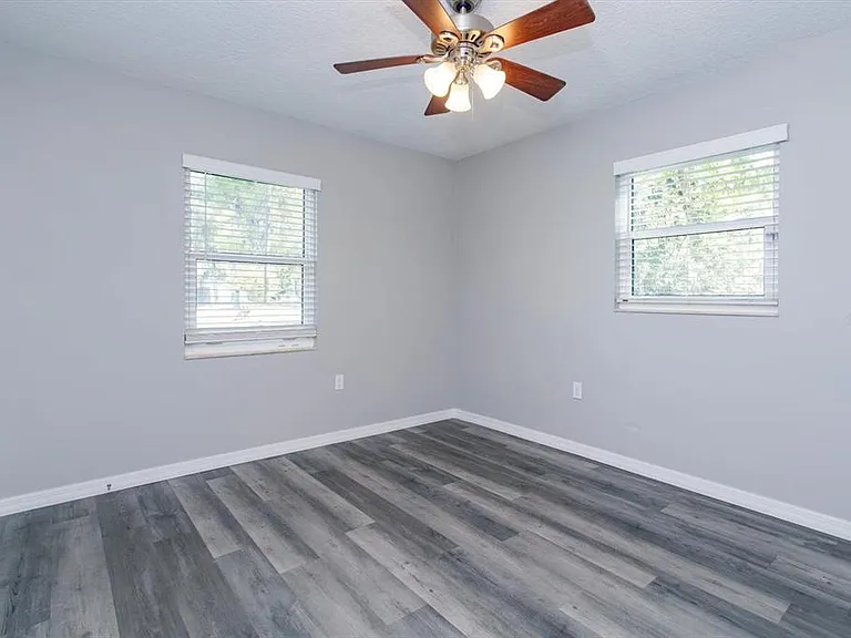 300 Ballard Ave — Photo 15