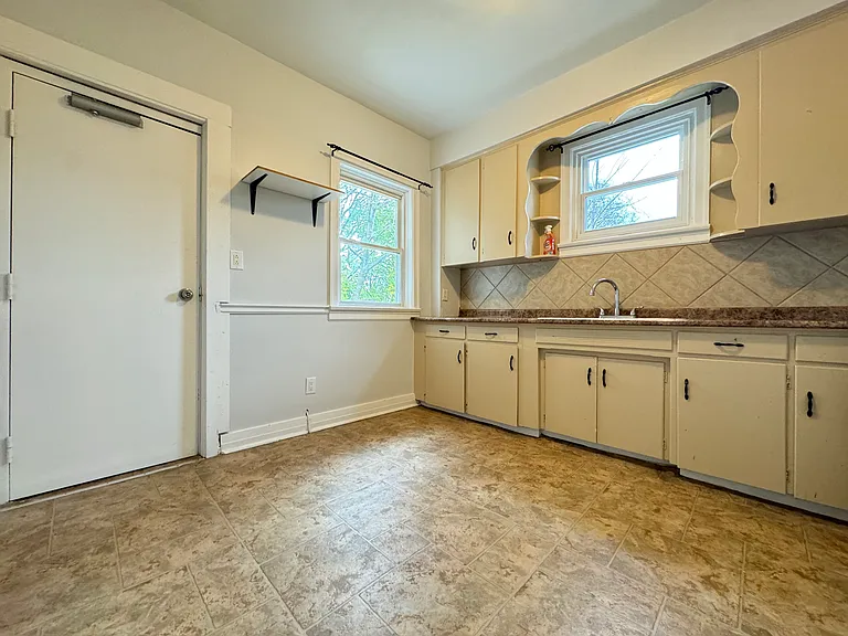 26 Eastchester Ave #1 — Photo 11