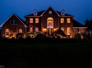 2 Sunny Ln, Andover, NJ 07821