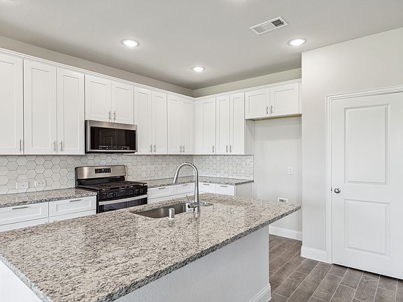 4th image of 3205 Emerald Edge Dr