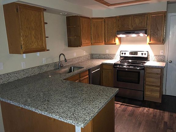 5th image of 15409 NE 181st St #B
