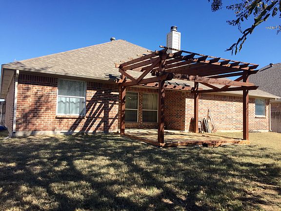 4th image of 336 Lottie Ln