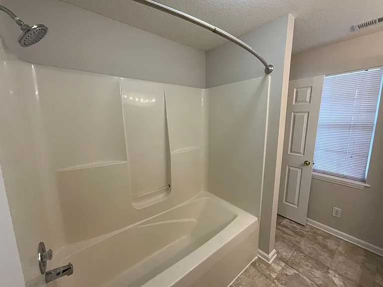 Meridian Park Apartments — Photo 26