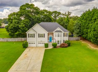 1703 Wyntercreek Ln, Hoschton, GA 30548