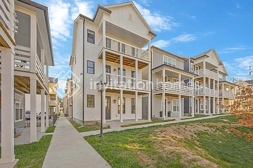 647 Vernon Ave Photo 1