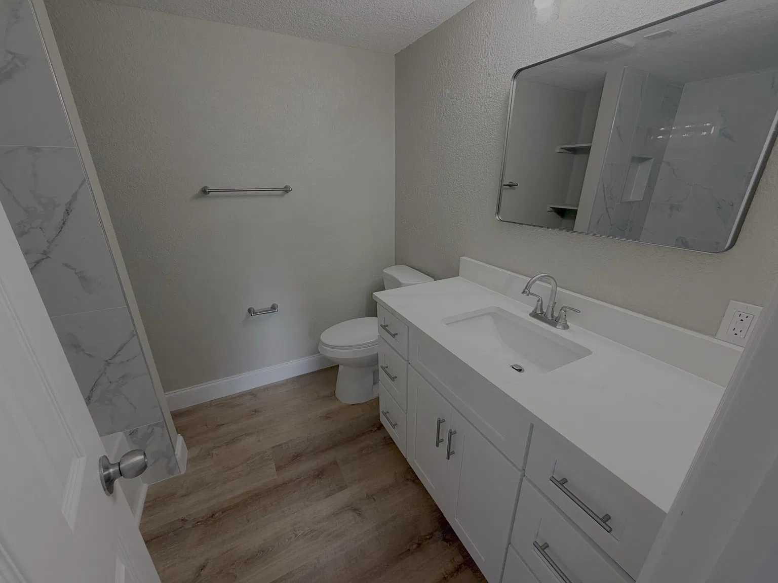 2 bed, 890 sqft, $1,500 — Photo 2