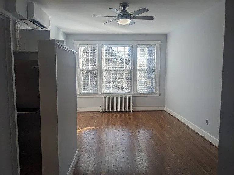 719 D St NE #203 — Photo 5