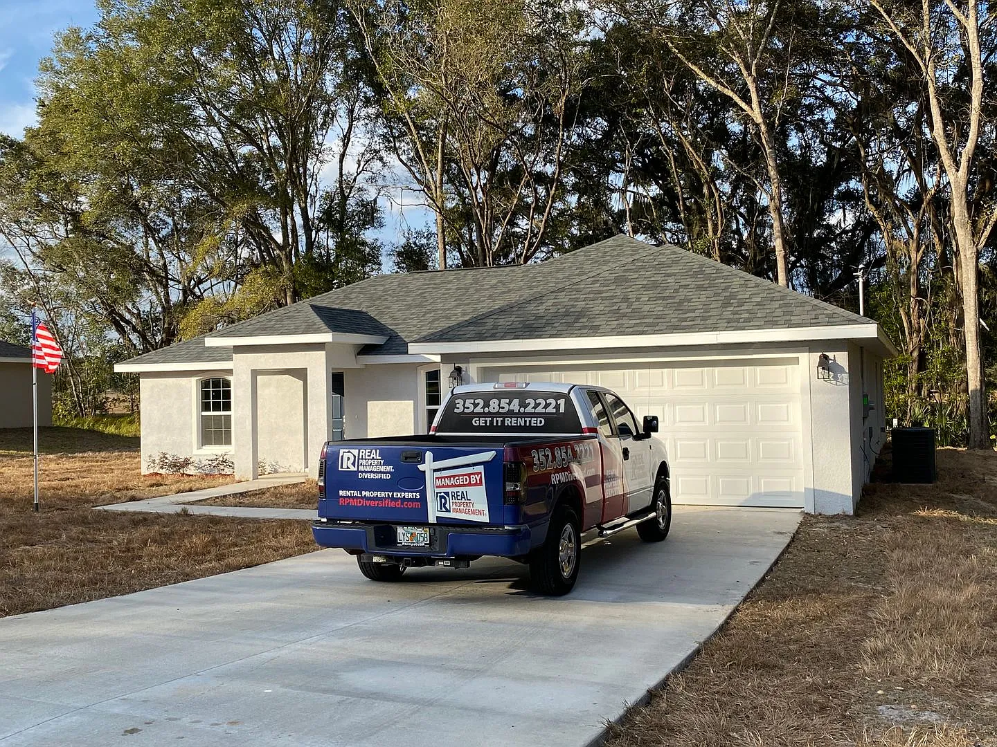 Not Available For Showing Or Move In Until 09/15/2026 Custom Home - Desirable Se Ocala Neighborho... — Photo 3