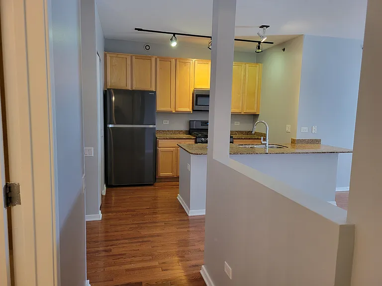 210 S Desplaines St #604 — Photo 12