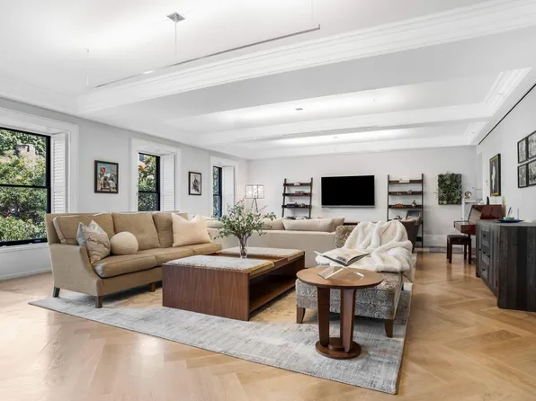 182 West 82nd Street 4E image 3 of 24