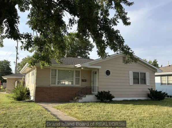 319 E 21st St, Grand Island, NE 68801