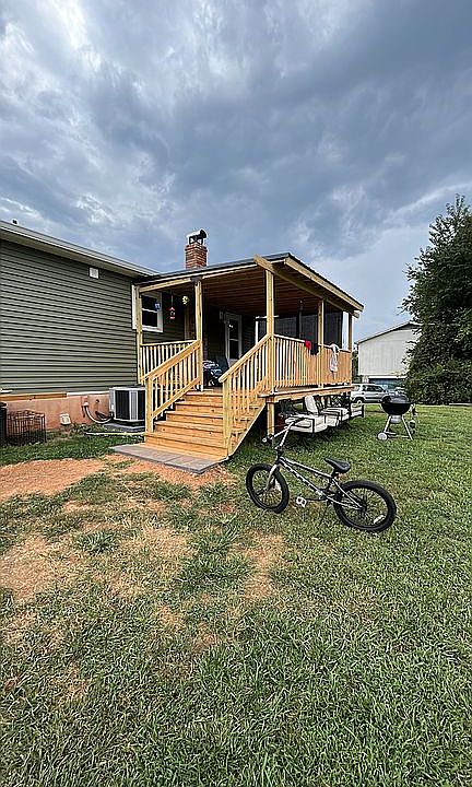 2nd image of 1078 Susan Dr