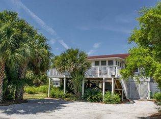 2204 Jenkins St, Edisto Island, SC 29438