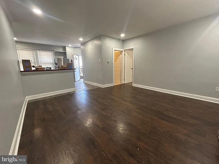 1860 Wakeling St #1 — Photo 2