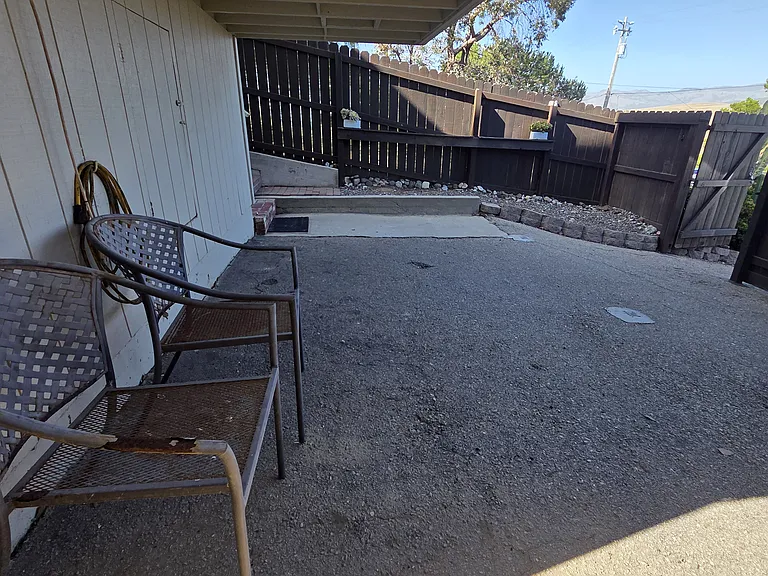 1745 Arliss Dr — Photo 7