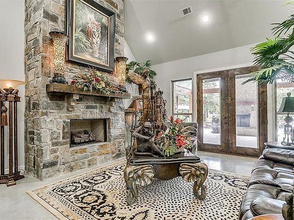 2nd image of 165 River Rock Ct