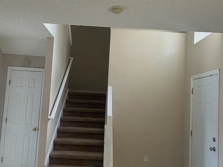 940 Gascony Ct — Photo 1