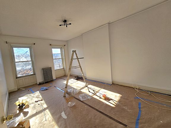 2nd image of 627 Willoughby Ave #6