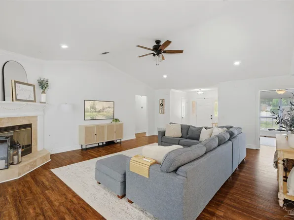 6032 Forest Green Rd, Pensacola, FL 32505