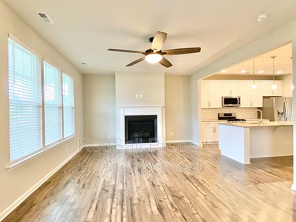 4th image of 1441 Independence Blvd