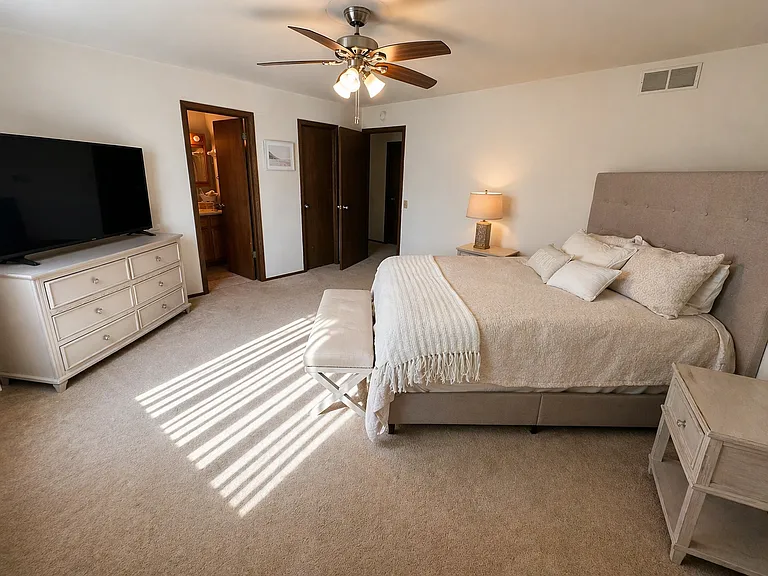 211 Nautilus Dr #7 — Photo 9