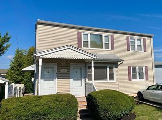 985 Schopman Dr, Secaucus, NJ 07094