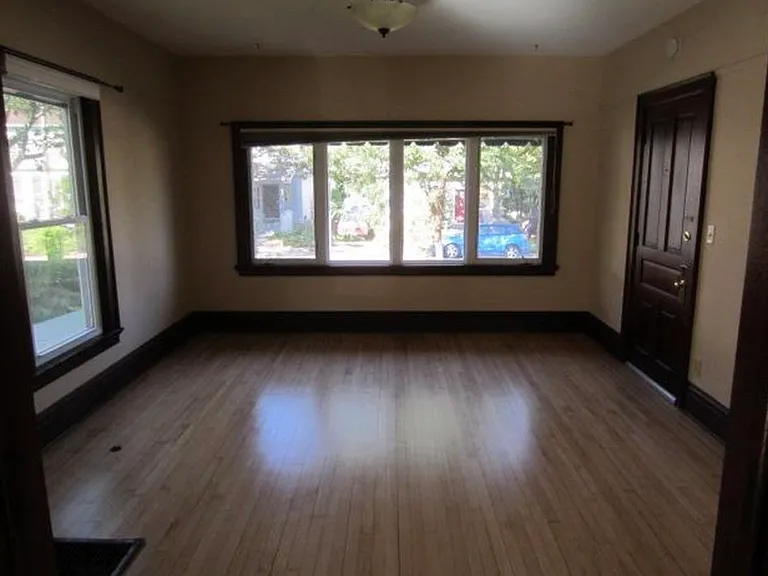 521 Maple Ave #1 — Photo 3